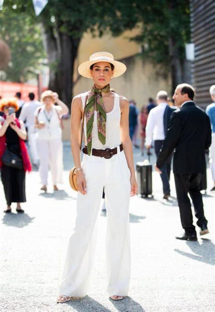 Are scarves still in style 2022?