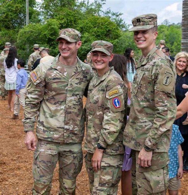 Are there female rangers Army?