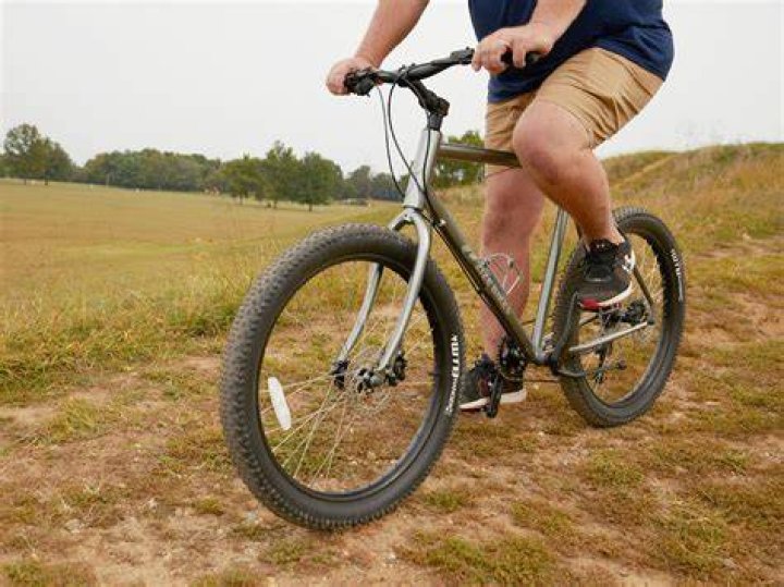 Can a 5 foot person ride a 26 inch bike?