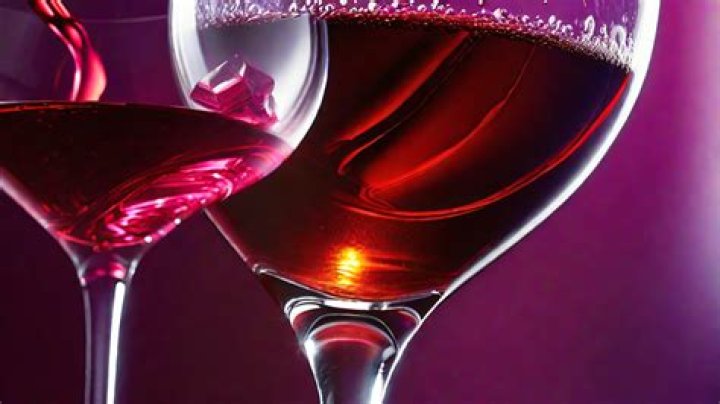 Can I have a glass of wine while taking Plaquenil?