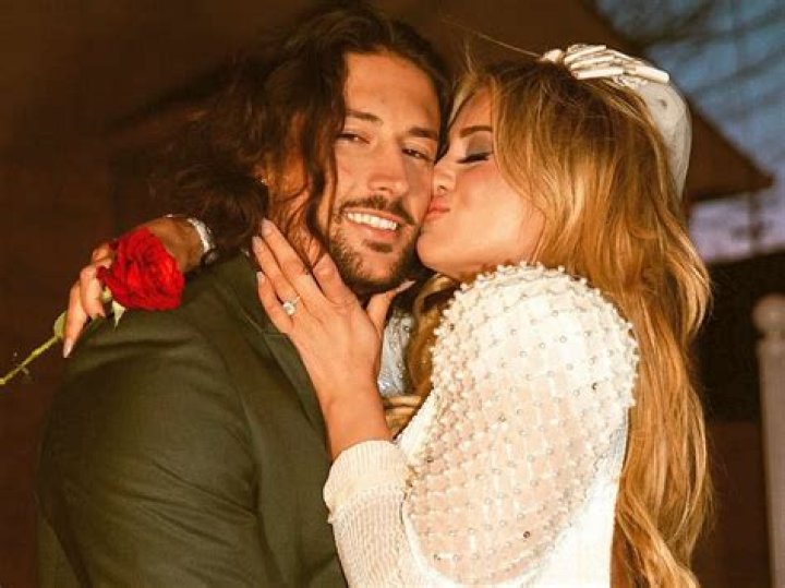 Can you elope but not get married?