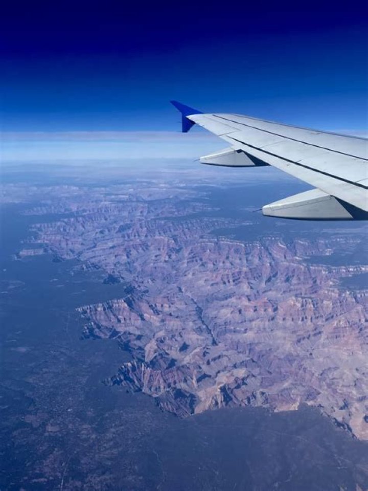 Can you see a plane at 35000 feet from the ground?