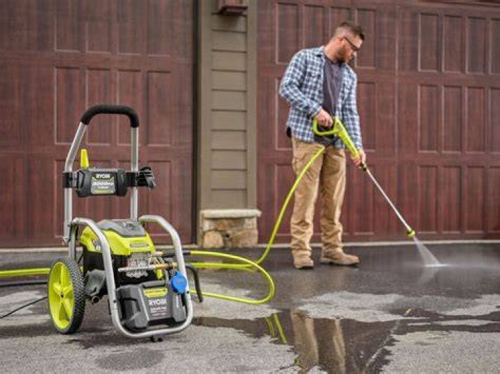 Can you use a 100 ft water hose on a pressure washer?