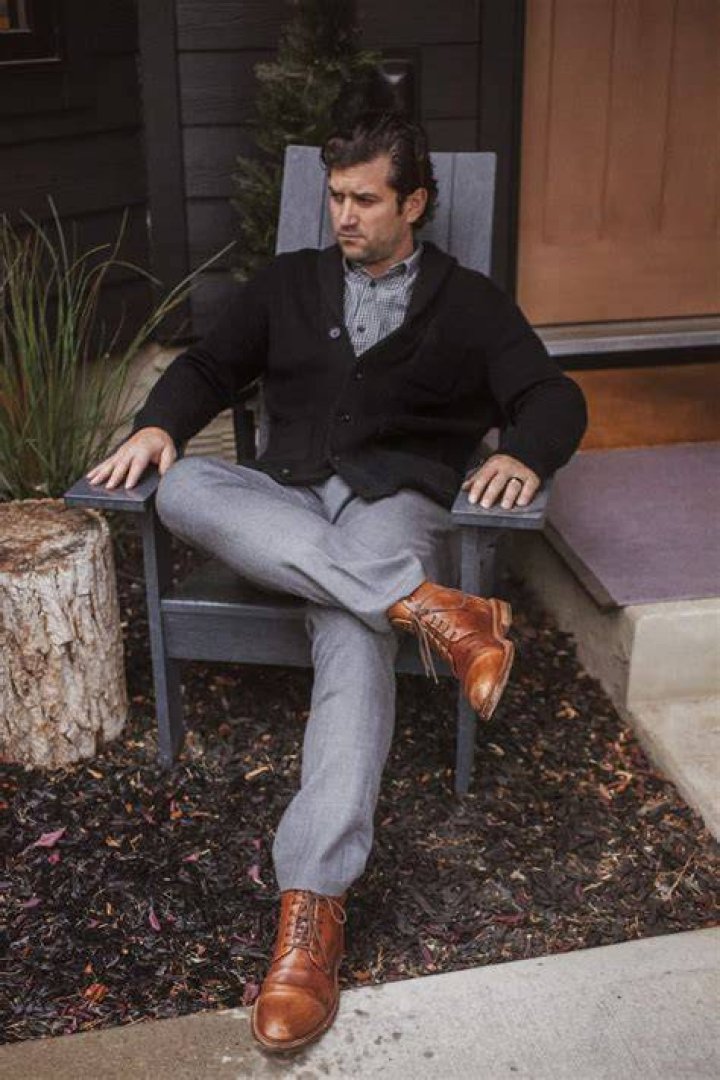 Can you wear a sweater with slacks?