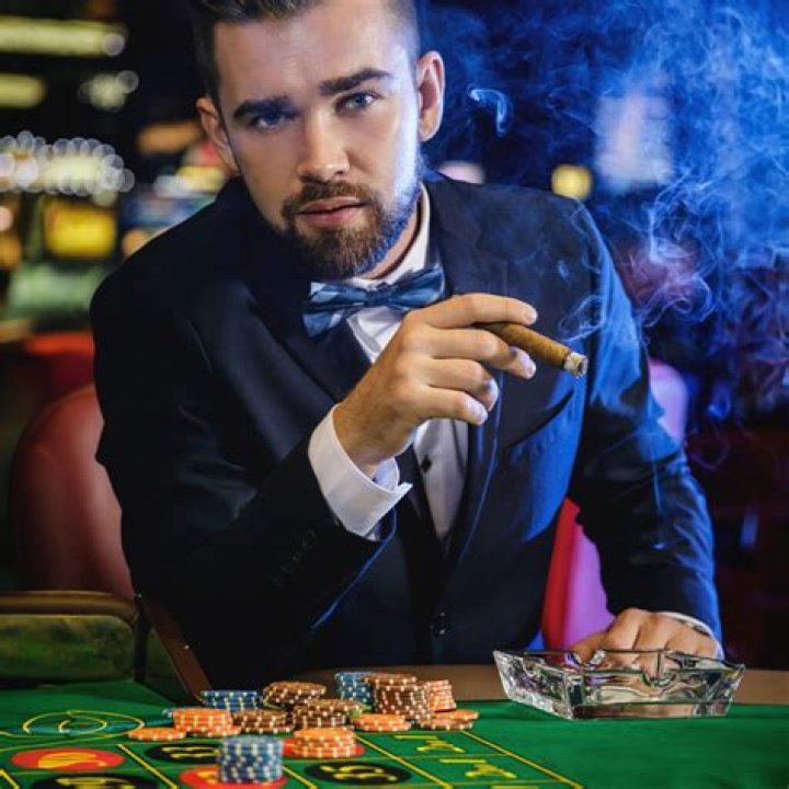 Can you wear shorts to a casino?