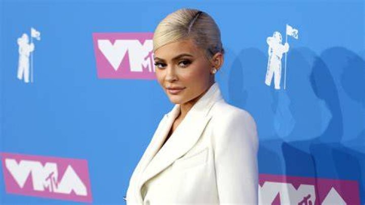 Do celebrities pay mortgage?