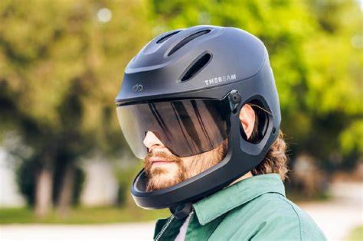 Do cycle helmets have a shelf life?
