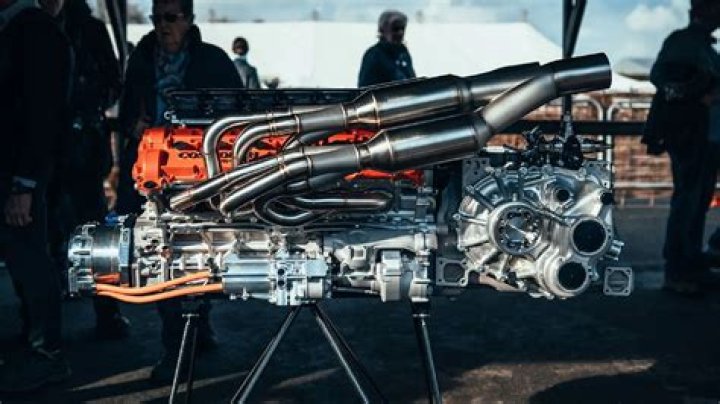 Do high revs damage engines?