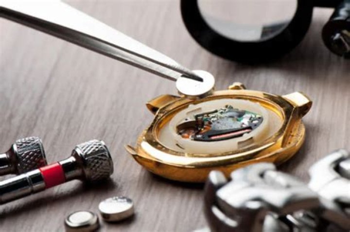 Do watches need lubrication?