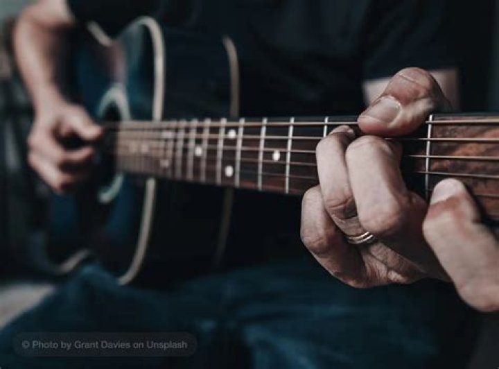 Do you need large hands to play guitar?
