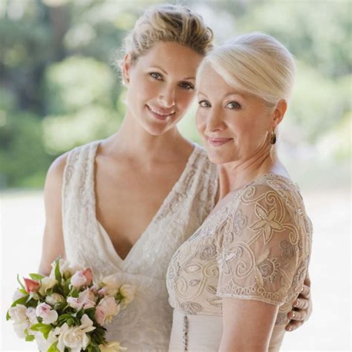 Does the mother of the bride match the mother of the groom?