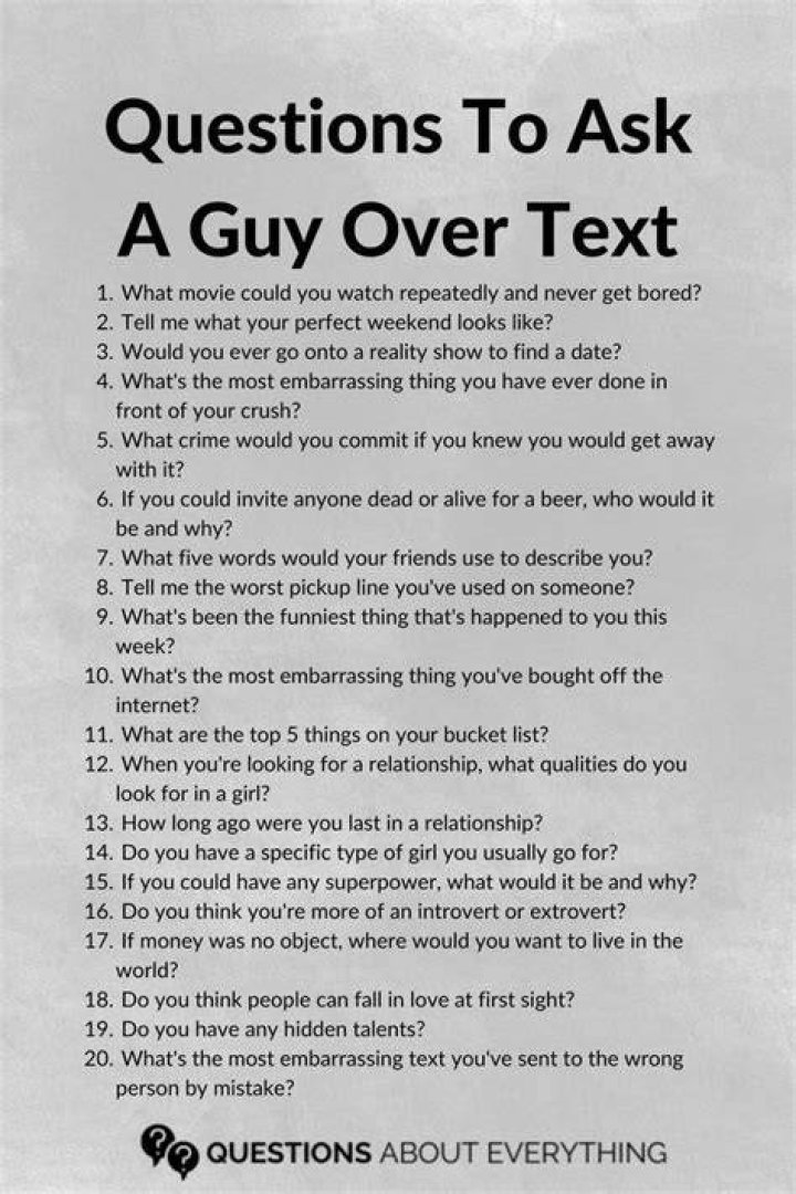 How do I get him to hook me over text?