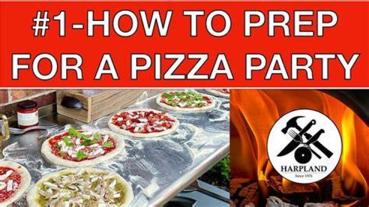How do you eat pizza elegantly?