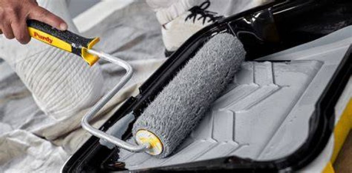 How do you store a paint roller for the next day?
