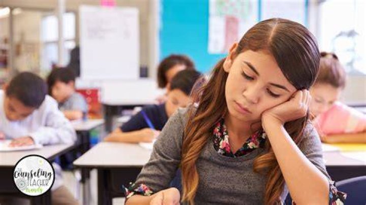 How do you tell if someone is bored of you?