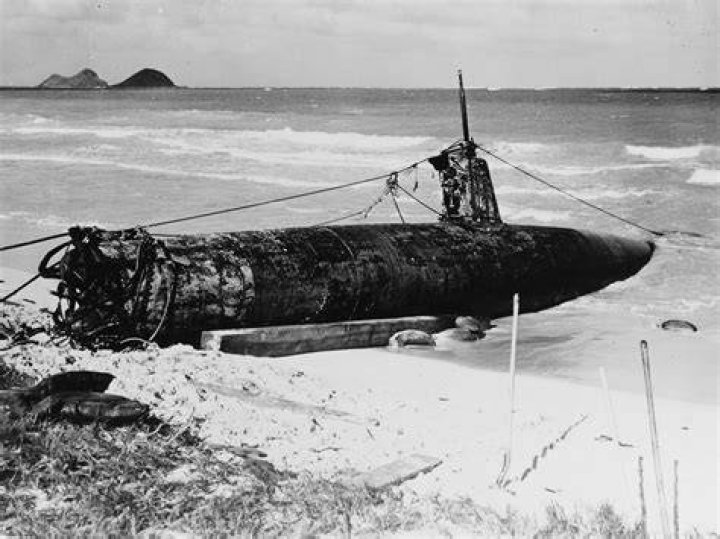 How fast did ww2 submarines go?