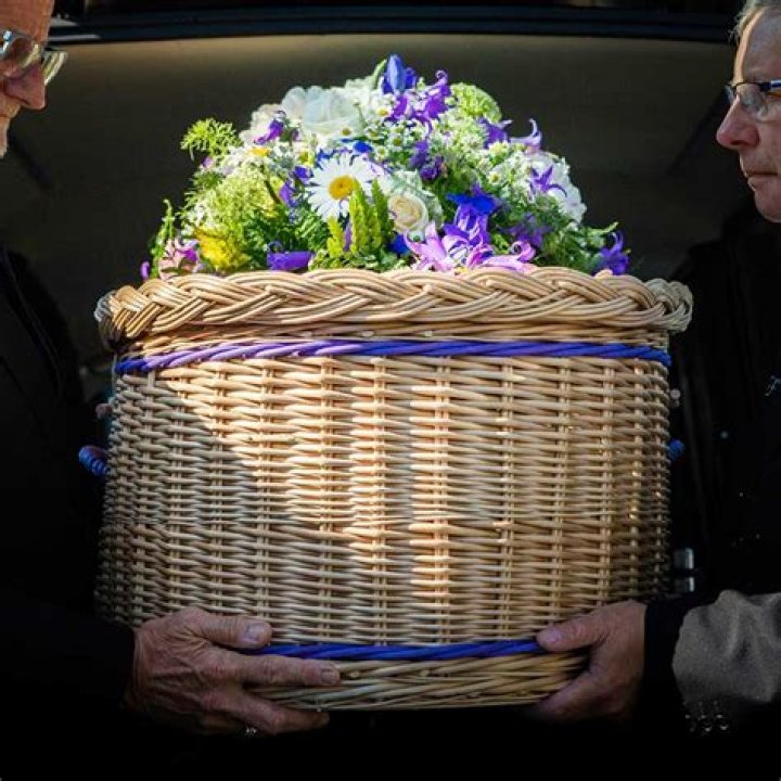 How long do funeral directors keep ashes?