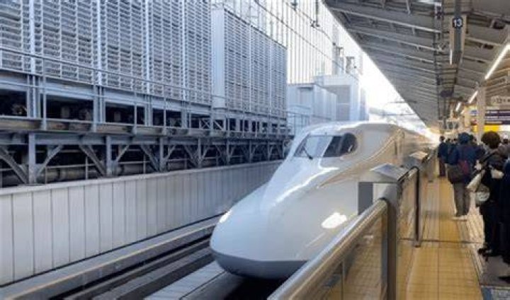 How long does it take for a bullet train to stop?