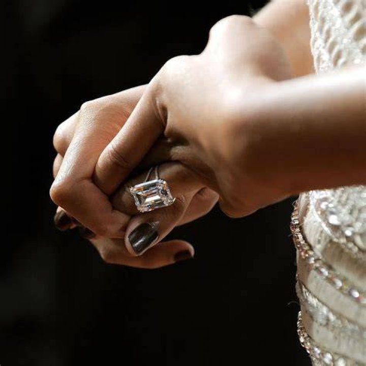 How much did Beyoncé's wedding ring cost?