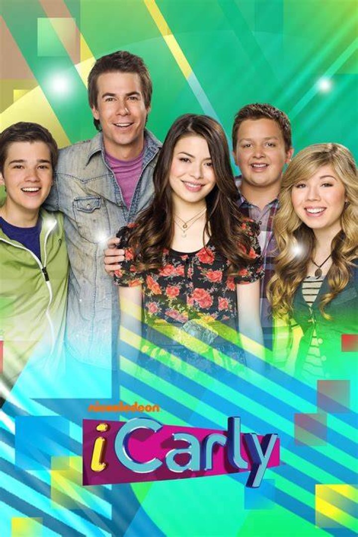 How old is Carly in season 4?