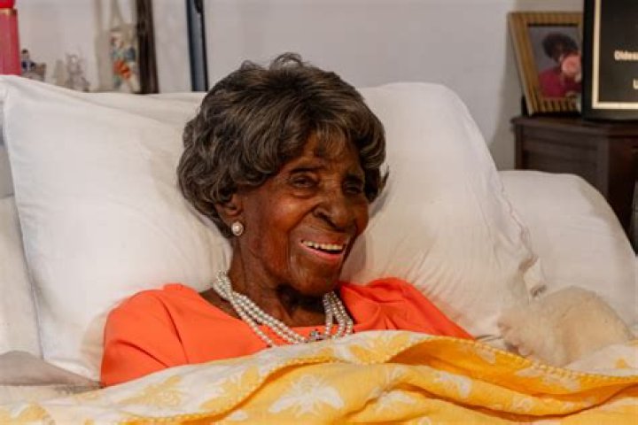 How old is the oldest American?