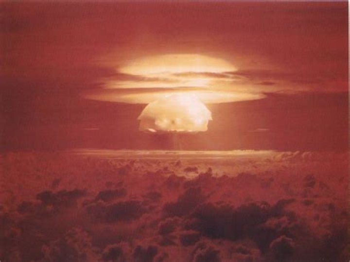 Is a nuclear bomb hotter than the sun?