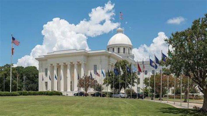 Is Alabama poor state?
