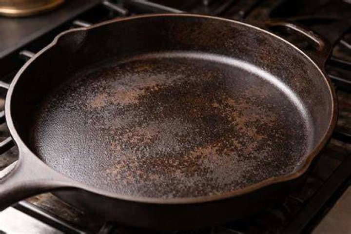 Is Crisco good for seasoning cast iron?
