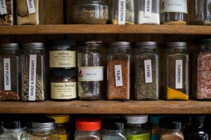 Is it better to store spices in glass or plastic?
