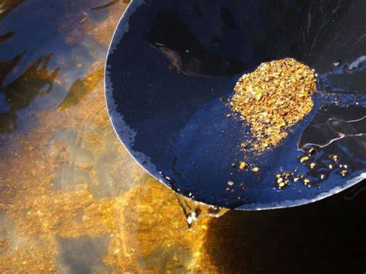 Is it normal for gold to scratch?
