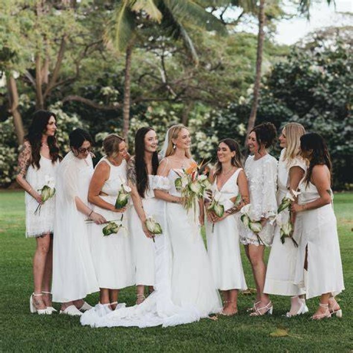 Is it OK to wear a white skirt to a wedding?