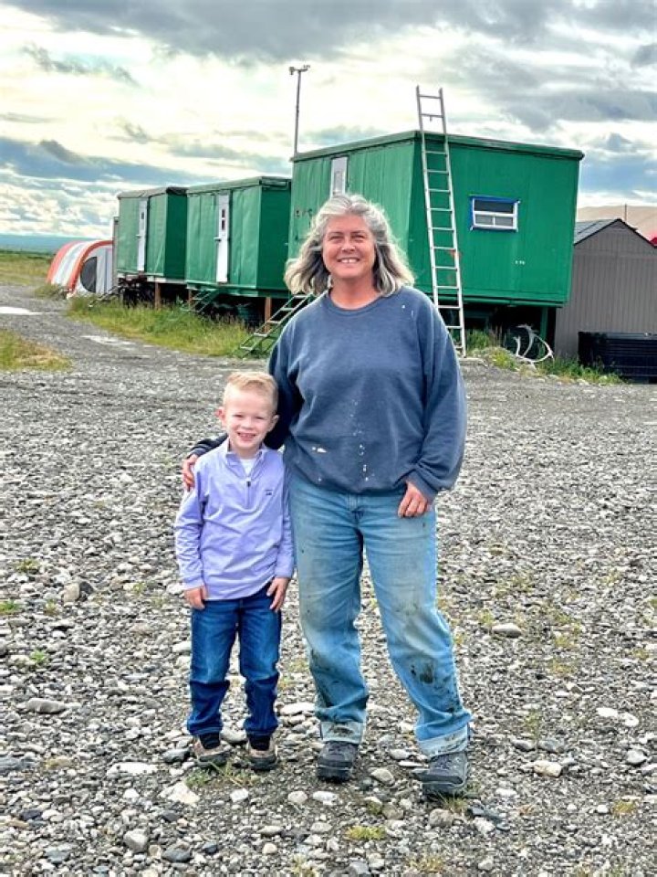 Is Sue still in kavik?