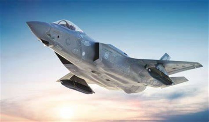 Is the F-35 capable of vertical takeoff?