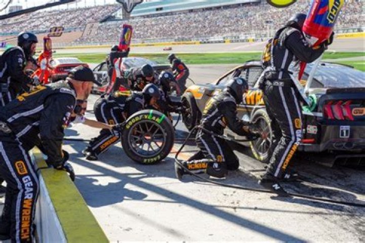 Is there a NASCAR racing school?