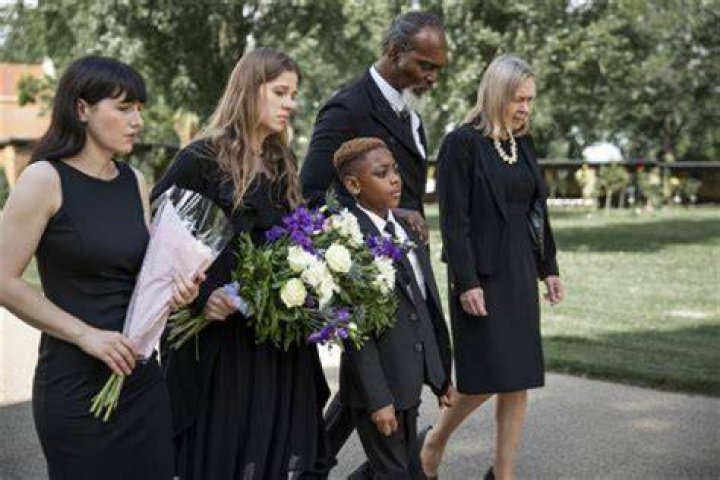 Should a pregnant woman go to a funeral?