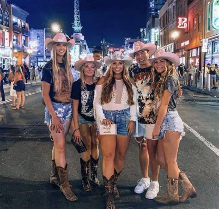 Should I go to Nashville by myself?