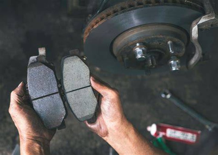 Should you replace all 4 brake pads at once?