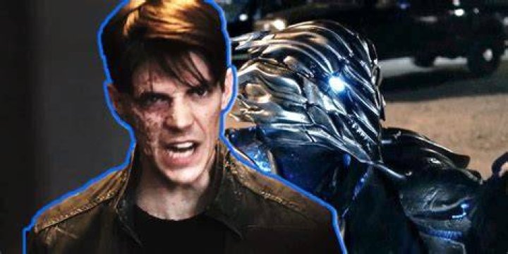 What's Savitar real name?