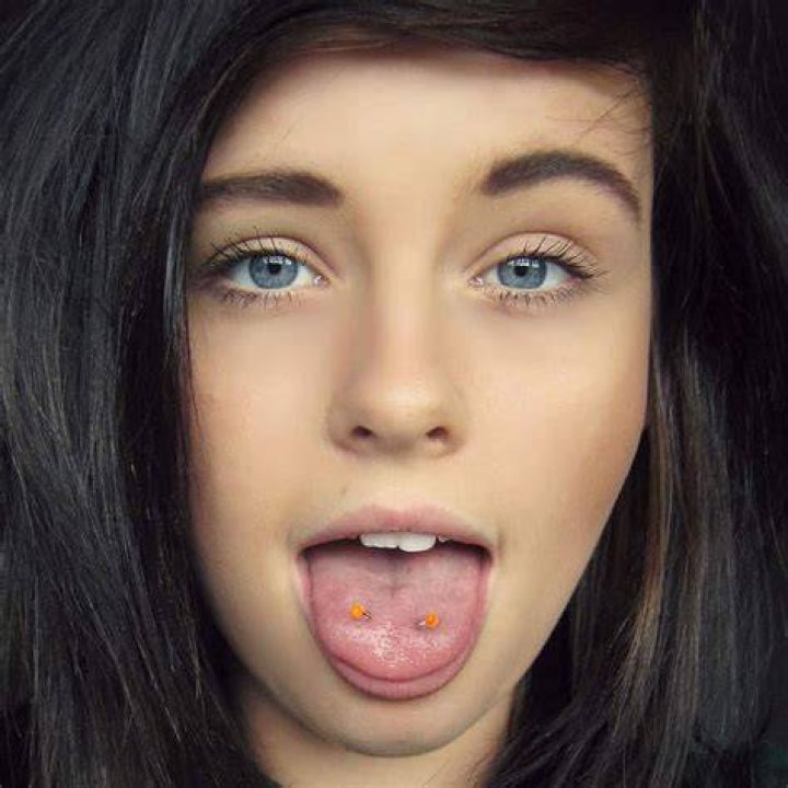 What are snake eyes piercing?