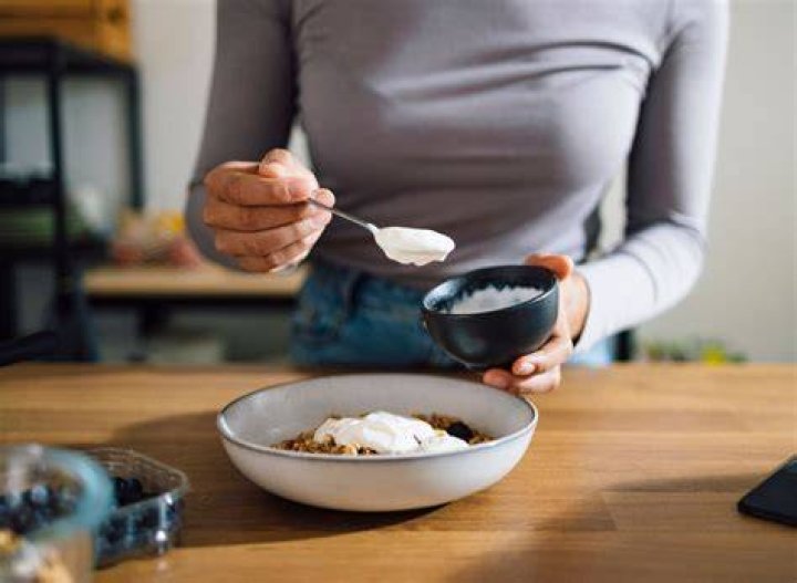 What are the side effects of eating yogurt every day?