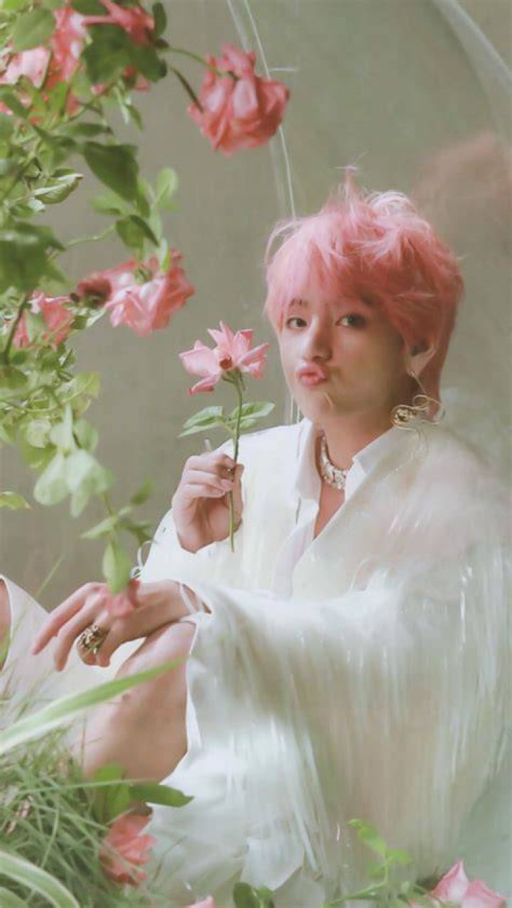 What are things Taehyung loves?