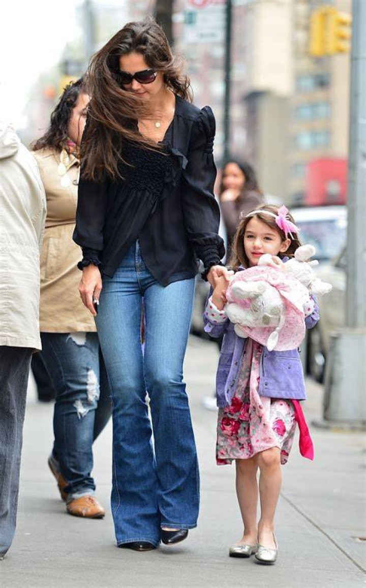 What did Tom Cruise do to his daughter?