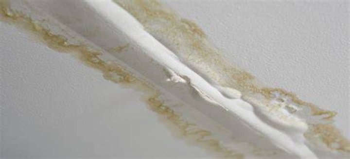 What does a cracked ceiling mean?