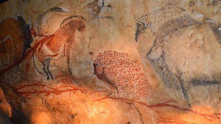 What does cave Inimicum mean?