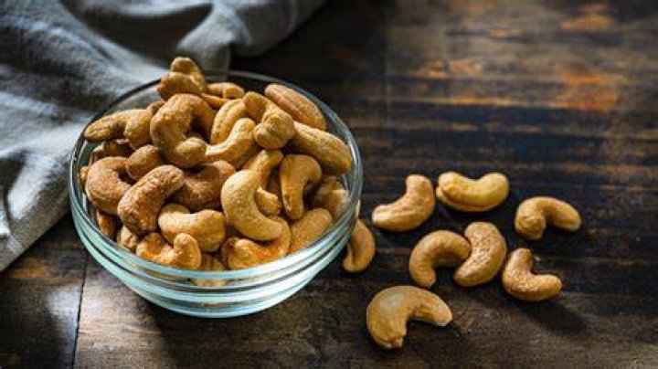 What happens if you eat cashews everyday?