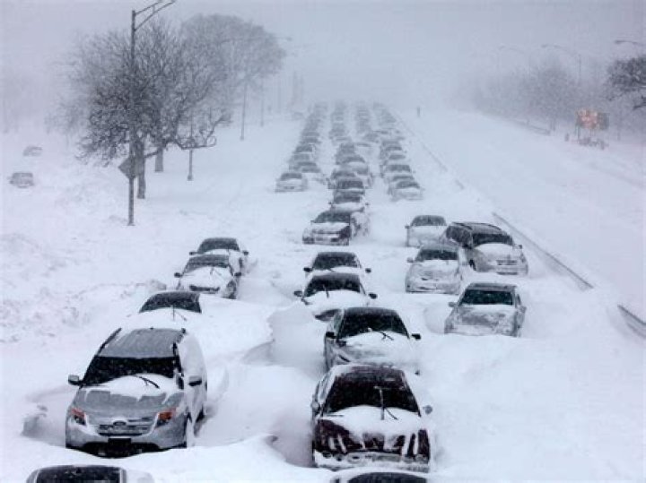 What is a snow blizzard?