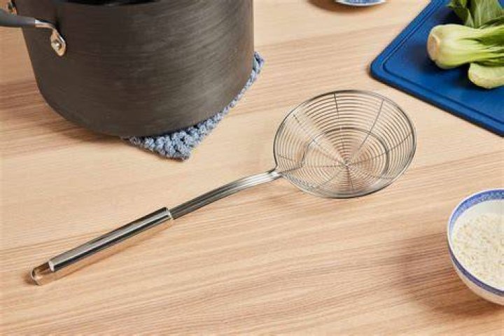 What is a spider strainer?