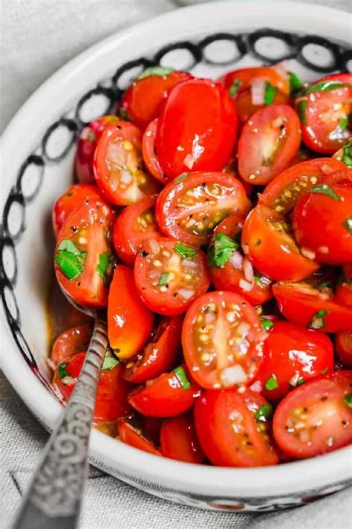 What is the best tomato for salad?