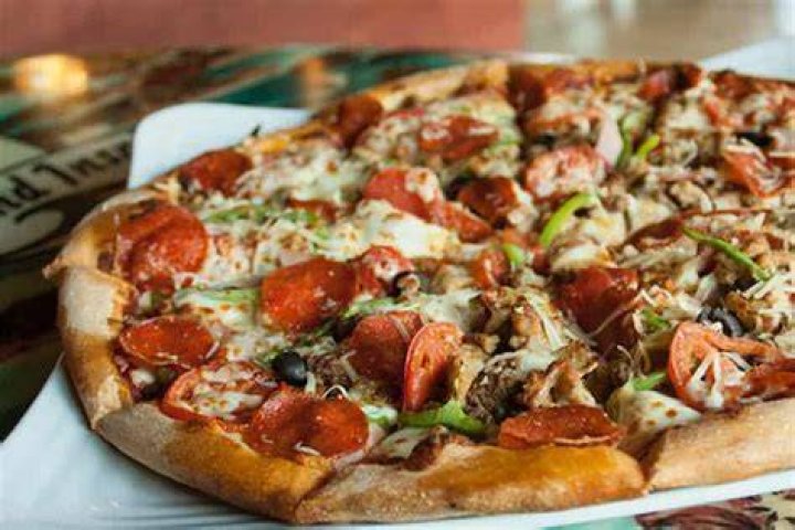 What makes a California pizza?