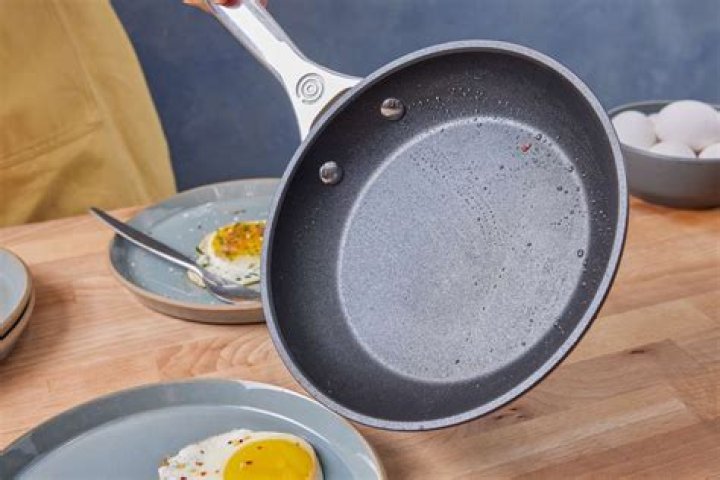 What pan is best for cooking eggs?